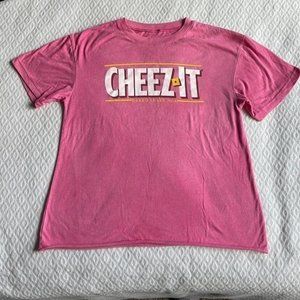 Cheez-It graphic tee XS pink